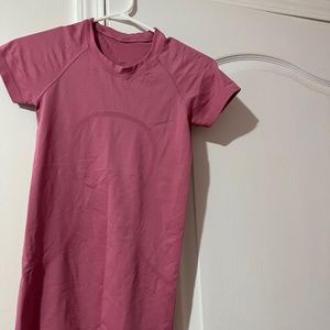 Lululemon t shirt